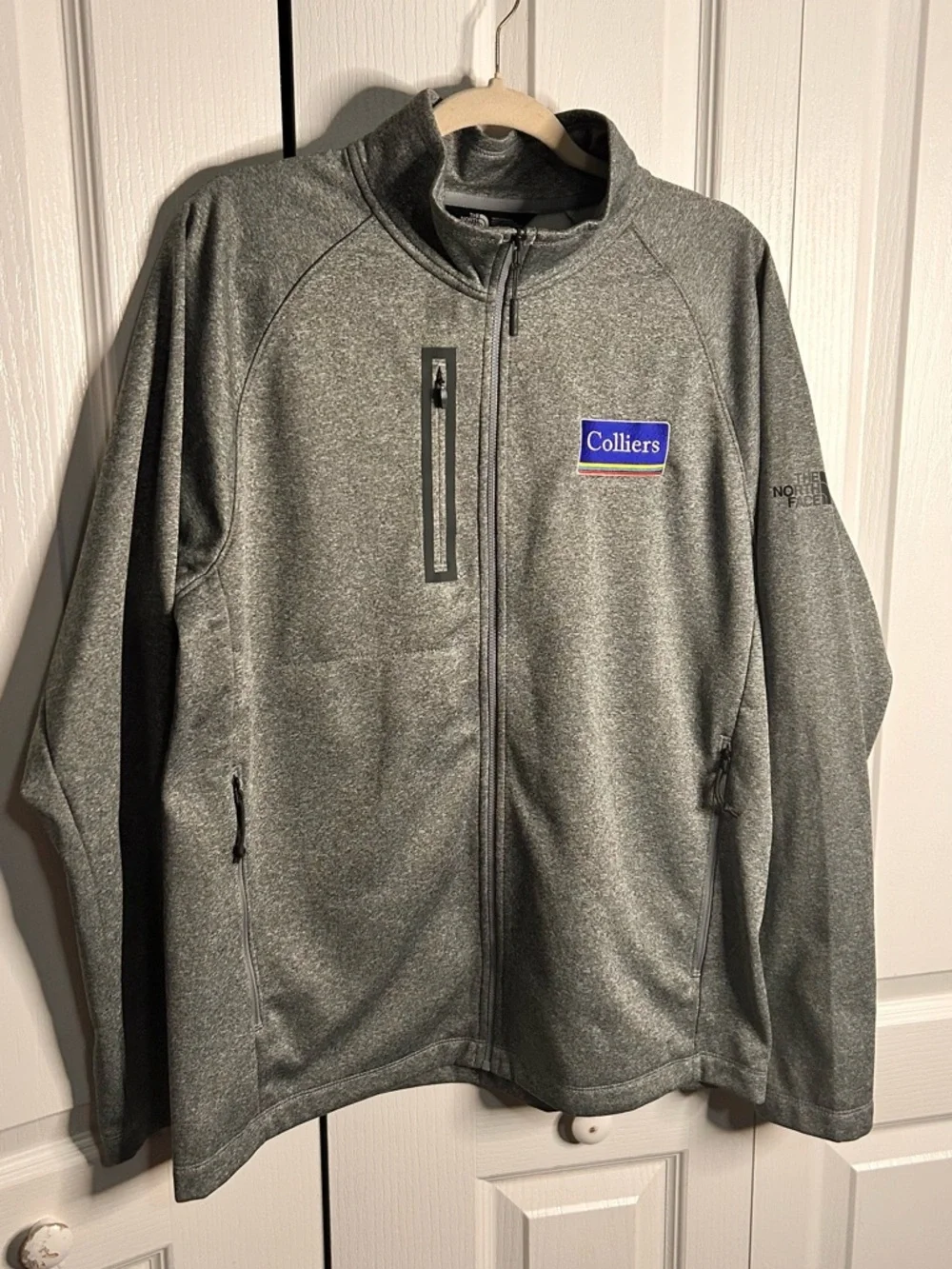 The North Face Men's Gray Full-Zip Softshell Full Zip Jacket Colliers Logo Large